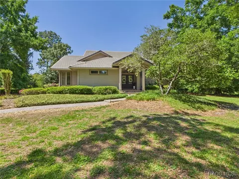 Exterior - 3944 N Pine Valley Loop, Lecanto, FL 34461 photo 2 of 36