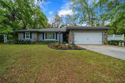 9540 W Caravan Path, Crystal River, FL 34428