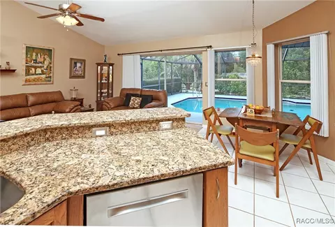 1095 E Triple Crown Loop, Hernando, FL 34442 photo 11