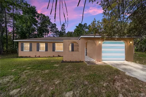 9520 N Sandree Dr, Citrus Springs, FL 34434