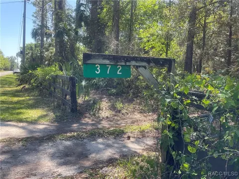 372 Vicki St, Inglis, FL 34449