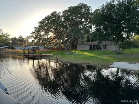 4330 E Shorewood Dr, Hernando, FL 34442 photo 2