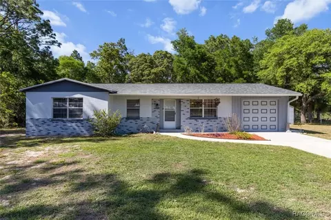 9861 W Pinespring Ct, Crystal River, FL 34428
