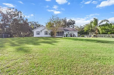 10235 E Trails End Rd, Floral City, FL 34436