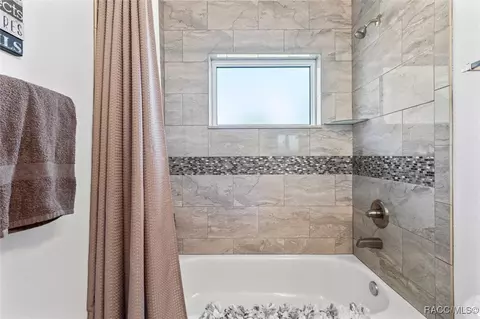 Bath - 91 E Dusty Ct, Hernando, FL 34442 photo 7 of 7