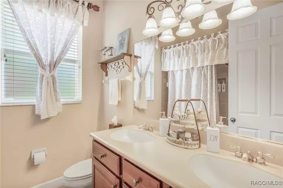 Bath - 1993 N Eagle Chase Dr, Hernando, FL 34442 photo 5 of 5