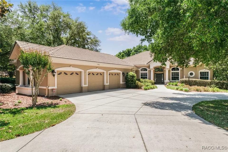 Exterior - 1993 N Eagle Chase Dr, Hernando, FL 34442 photo 2 of 6