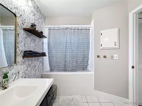 Bath - 183 Hague Ct, Spring Hill, FL 34606 photo 3 of 5