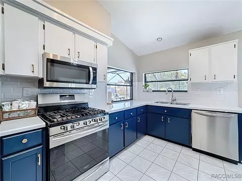 Kitchen - 183 Hague Ct, Spring Hill, FL 34606 photo 2 of 6