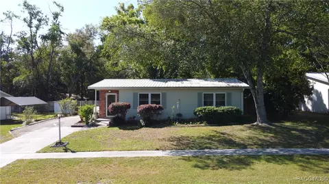 2024 W Gardenia Dr, Citrus Springs, FL 34434