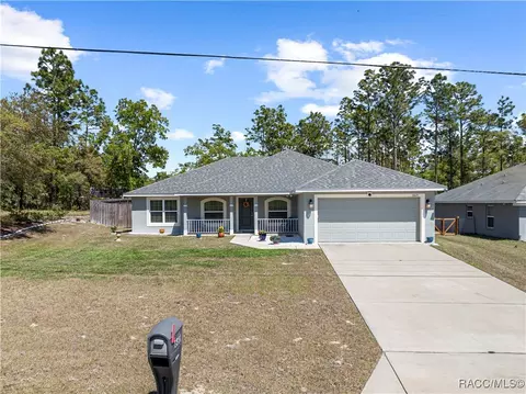 6615 N Darlington Dr, Dunnellon, FL 34434