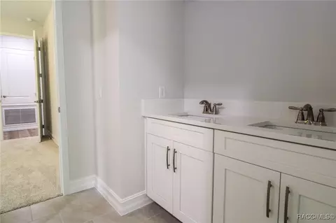 Bath - 1188 W Tacoma St, Hernando, FL 34442 photo 3 of 4