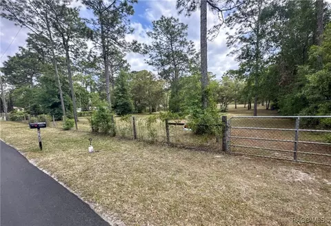 5720 W Nobis Cir, Homosassa, FL 34448