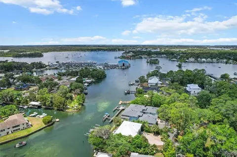 255 NW Bay Path Dr, Crystal River, FL 34428