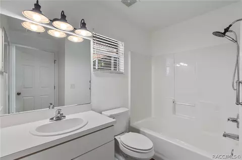 Bath - 199 Mastadon Dr, Inglis, FL 34449 photo 1 of 3