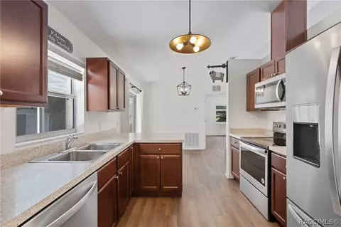Kitchen - 199 Mastadon Dr, Inglis, FL 34449 photo 2 of 3