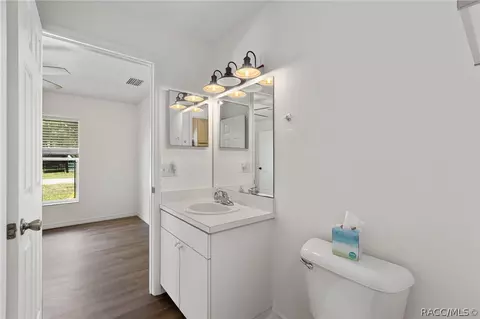 Bath - 199 Mastadon Dr, Inglis, FL 34449 photo 2 of 3