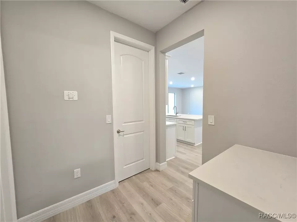 Entry Way - 2645 N Annapolis Ave, Hernando, FL 34442 photo 4 of 5