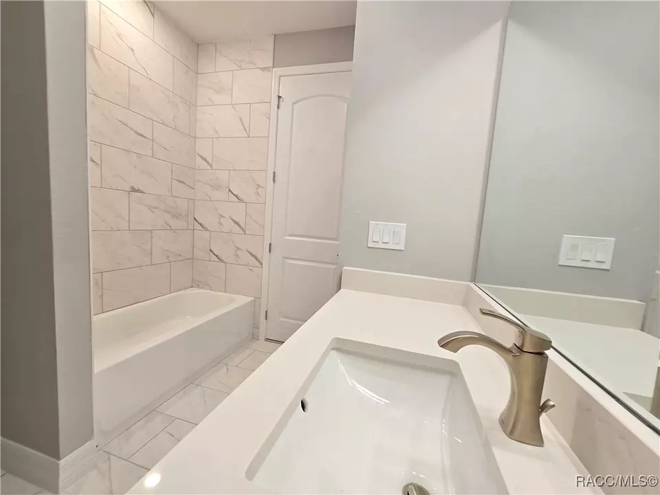 Bath - 2645 N Annapolis Ave, Hernando, FL 34442 photo 5 of 21