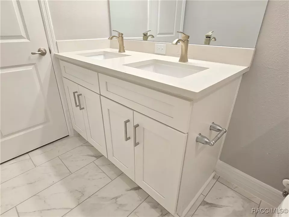 Bath - 2645 N Annapolis Ave, Hernando, FL 34442 photo 17 of 21