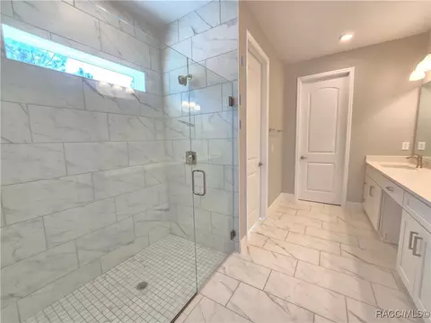 Bath - 2645 N Annapolis Ave, Hernando, FL 34442 photo 1 of 21