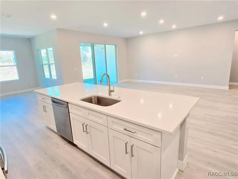 Kitchen - 2645 N Annapolis Ave, Hernando, FL 34442 photo 13 of 16