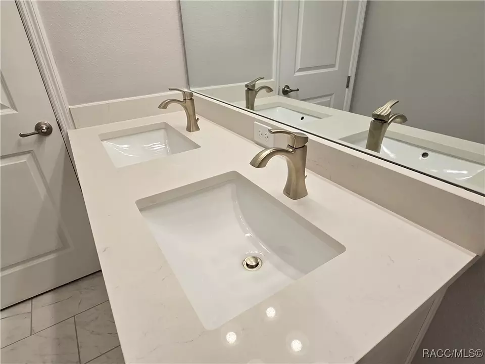 Bath - 2645 N Annapolis Ave, Hernando, FL 34442 photo 16 of 21