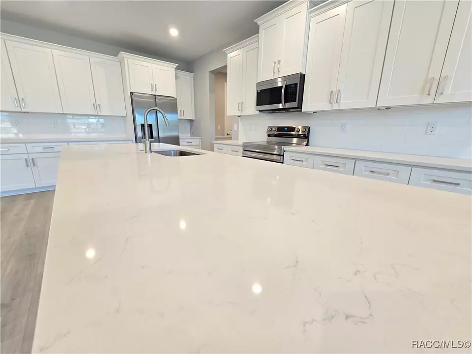 Kitchen - 2645 N Annapolis Ave, Hernando, FL 34442 photo 2 of 16