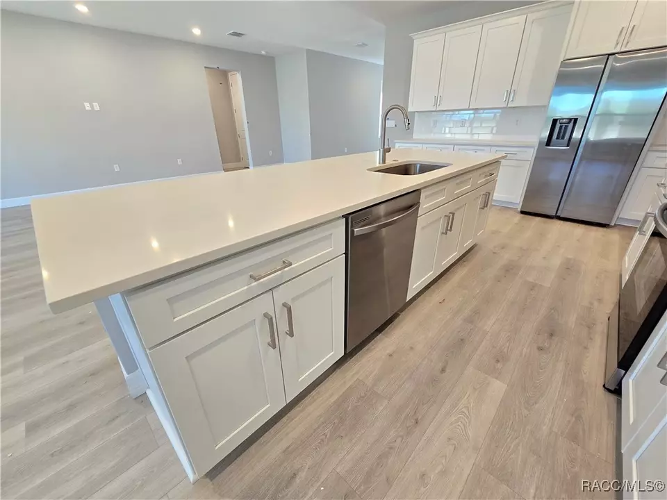 Kitchen - 2645 N Annapolis Ave, Hernando, FL 34442 photo 6 of 16