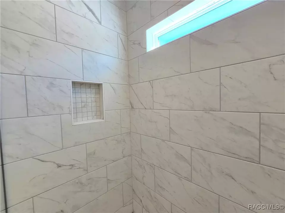 Bath - 2645 N Annapolis Ave, Hernando, FL 34442 photo 14 of 21