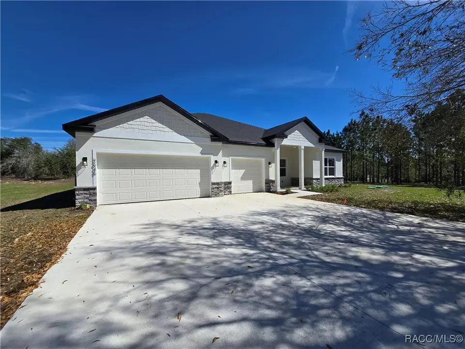 Exterior - 2645 N Annapolis Ave, Hernando, FL 34442 photo 5 of 21