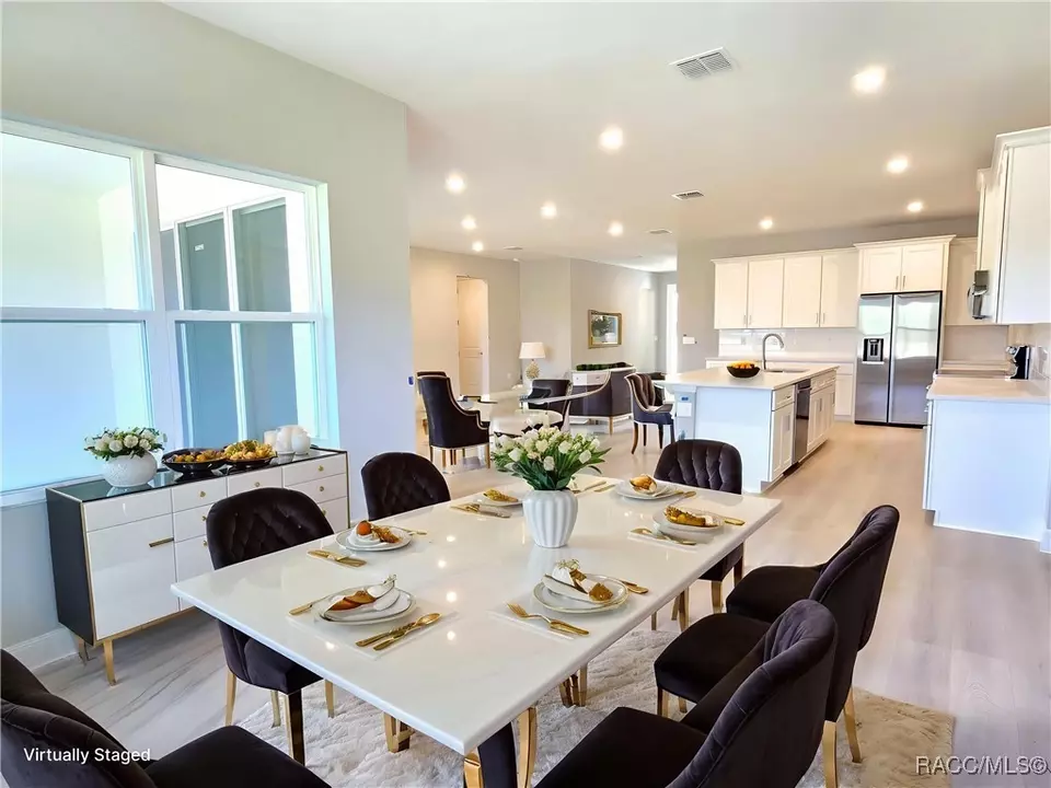 Dining - 2645 N Annapolis Ave, Hernando, FL 34442 photo 1 of 1
