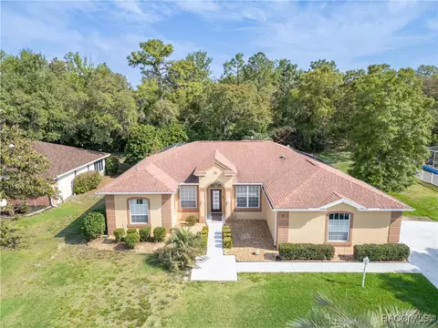 9 Cypress Blvd E, Homosassa, FL 34446