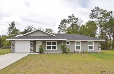 7888 N Maltese Dr, Citrus Springs, FL 34433