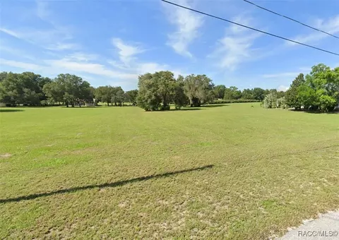 758 Everett Ln, Hernando, FL 34442 photo 2
