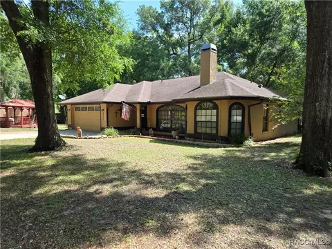 8425 N Hearthside Ter, Crystal River, FL 34428