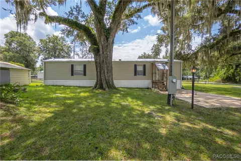 7433 S Baker Ave, Floral City, FL 34436