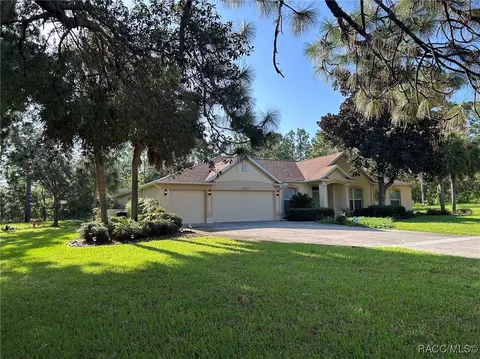 4690 W Tomahawk Dr, Beverly Hills, FL 34465