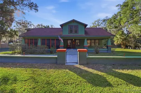 754 NE 2nd Ave, Crystal River, FL 34428