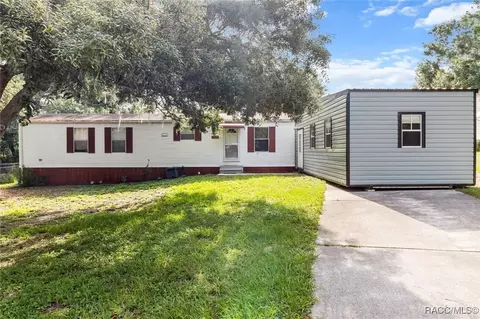 8431 S Lake Consuella Dr, Floral City, FL 34436