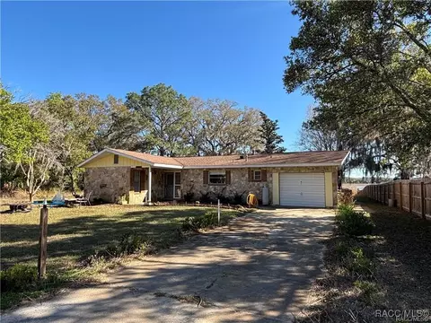 24892 SW Sailboat Dr, Dunnellon, FL 34431