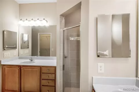 Bath - 1052 W Diamond Shore Loop, Hernando, FL 34442 photo 3 of 4