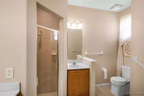 Bath - 1052 W Diamond Shore Loop, Hernando, FL 34442 photo 2 of 4