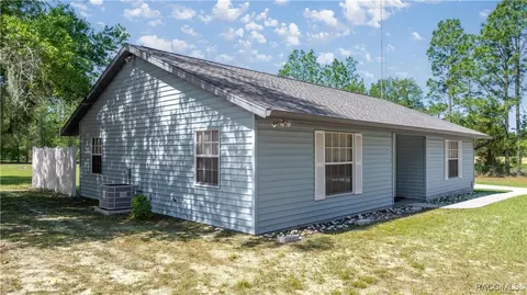 2848 W Henley Ln, Dunnellon, FL 34433