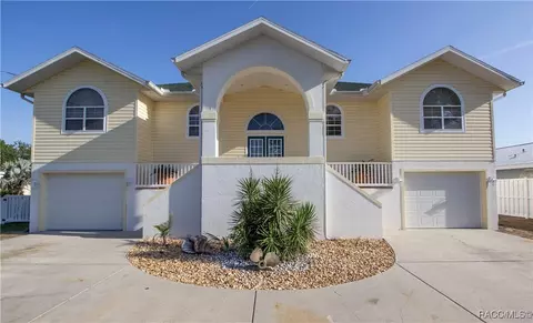 1930 NW 18th St, Crystal River, FL 34428