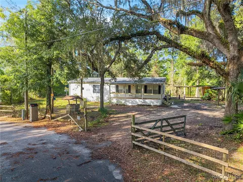 8735 N Dixie Dr, Dunnellon, FL 34434