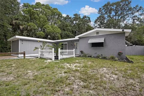 657 NE 11th St, Crystal River, FL 34428