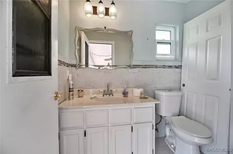 Bath - 705 E Dakota Ct, Hernando, FL 34442 photo 4 of 5