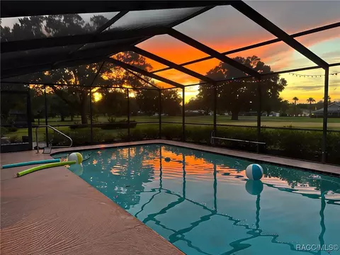 Exterior - 705 E Dakota Ct, Hernando, FL 34442 photo 2 of 19