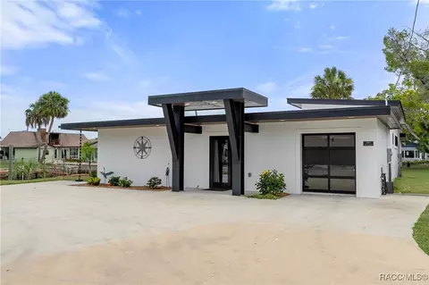 1941 NW 17th St, Crystal River, FL 34428